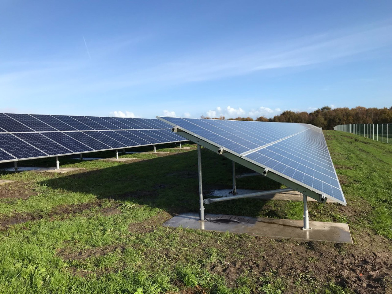 Het Eerste Ecologische Zonnepark Van Nederland Staat In Drenthe ...